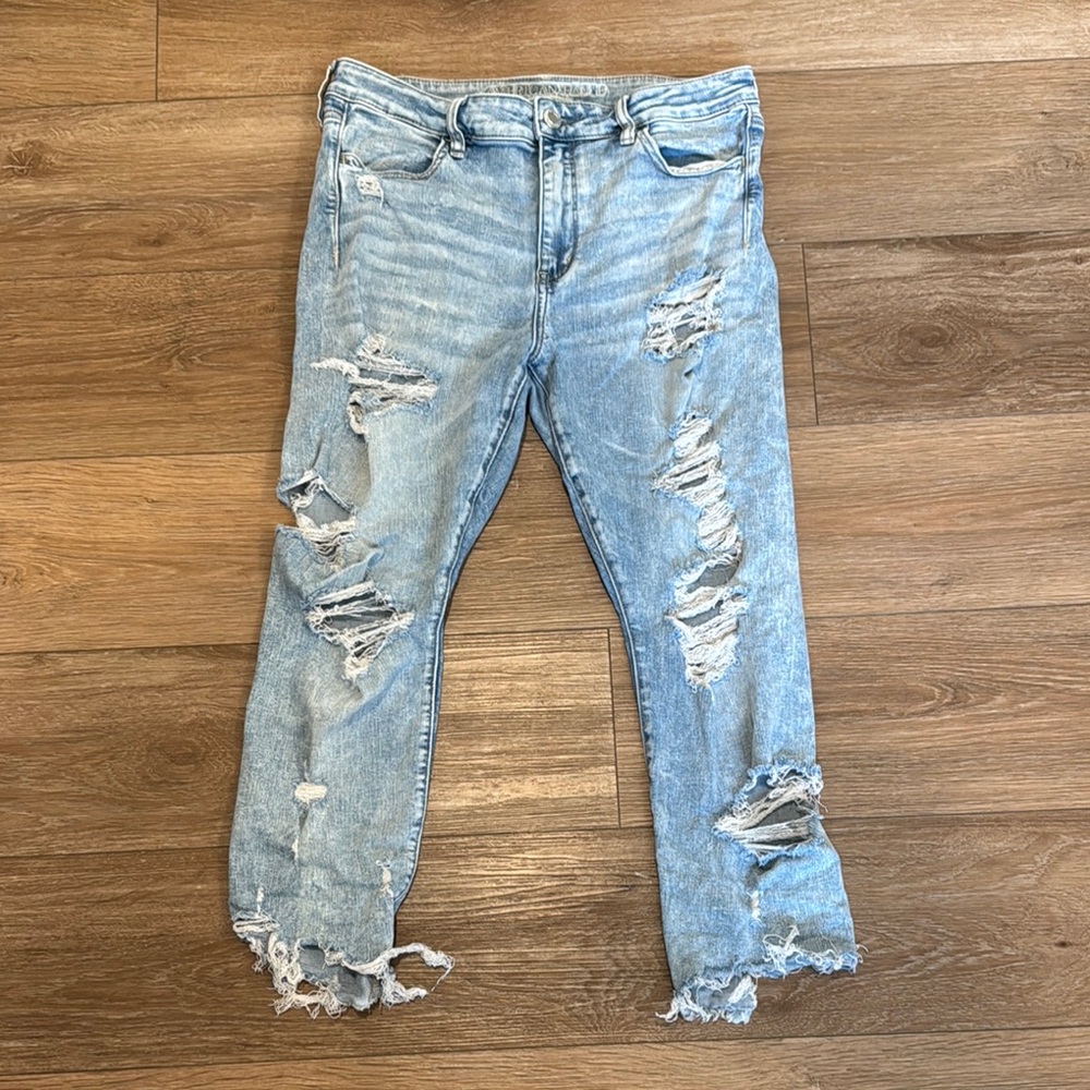 American Eagle Hi-Rise Jegging Crop with Distressed Details